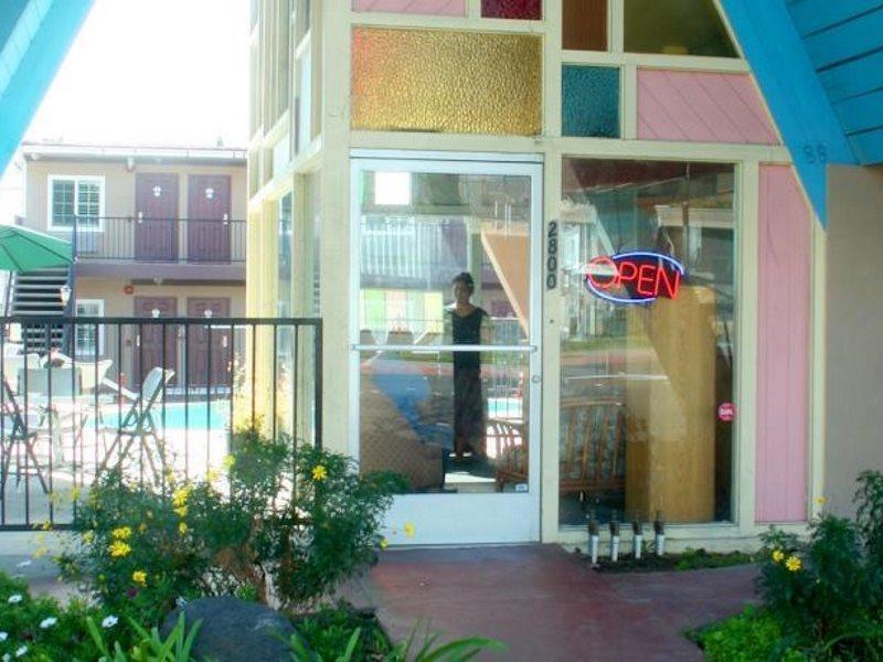 La Casa Inn Pasadena Exterior photo